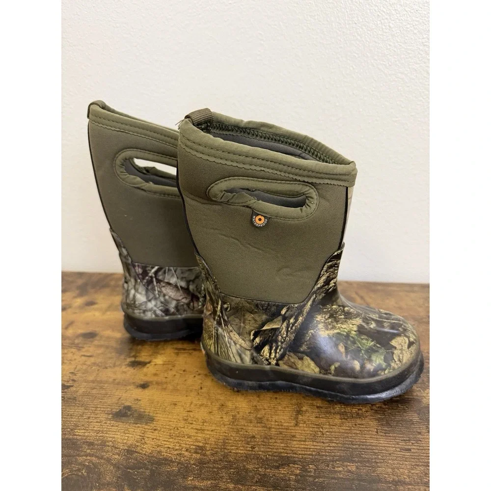 71650 BOGS Kids Classic Mossy Oak Insulated Boot‎ NEW Sz 9
